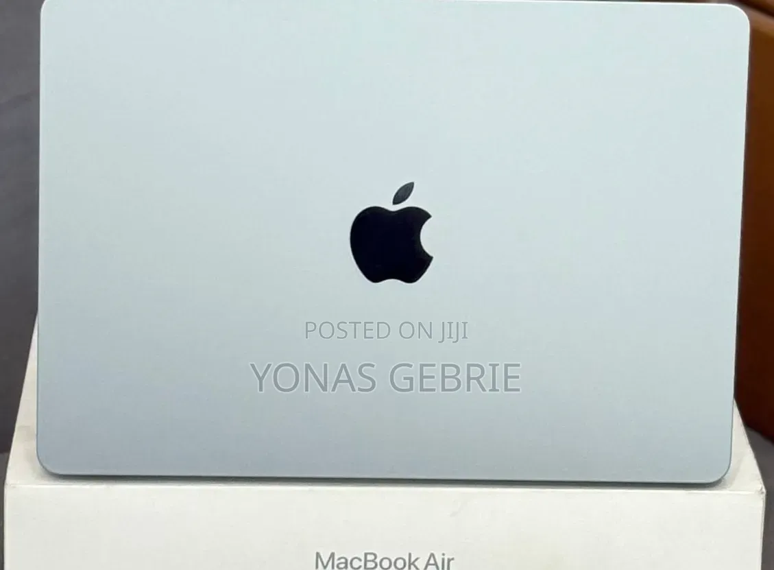 New Laptop Apple MacBook 16GB Apple M5 SSD 512GB