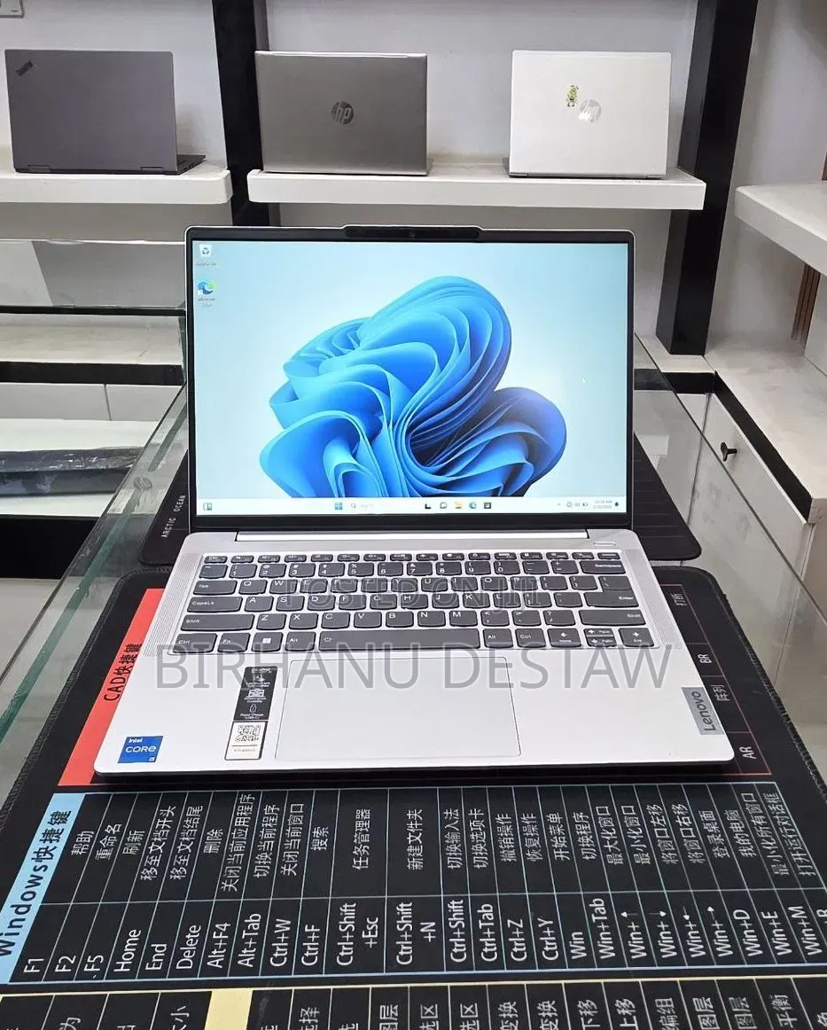New Laptop Lenovo 16GB Intel Core i5 SSD 512GB