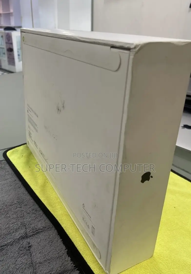 New Laptop Apple MacBook Pro 2024 M4 Pro 48GB Apple M4 Pro SSD 512GB