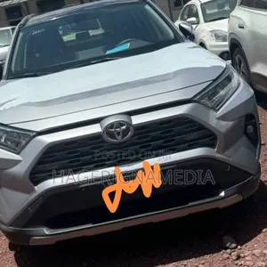 Toyota RAV4 2022 Silver
