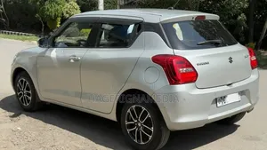 Suzuki Swift 2022 Silver