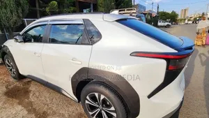 Toyota bZ4X 2023 Silver