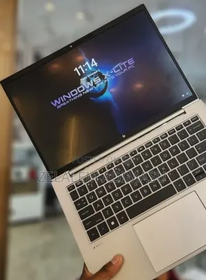 New Laptop HP ZBook Firefly 16 G10 16GB Intel Core i7 SSD 512GB