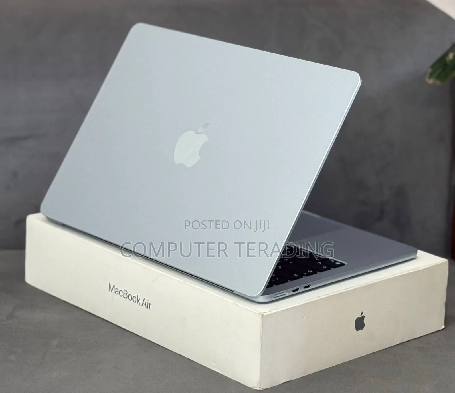 New Laptop Apple MacBook 16GB Apple M5 SSD 512GB