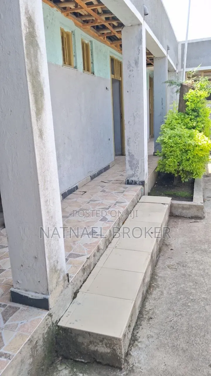 Furnished 10bdrm House in ዱከም, East Shewa for sale