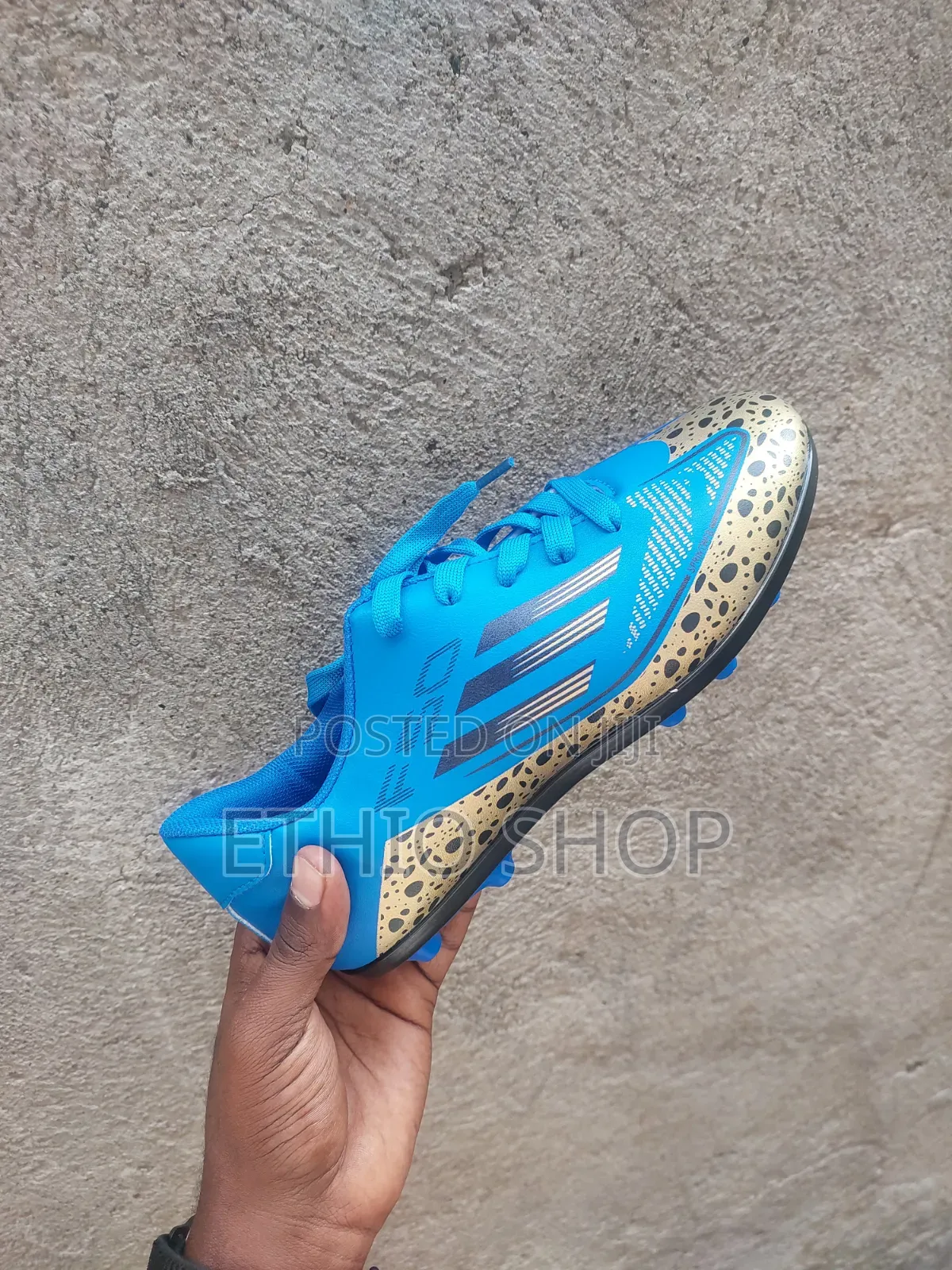 Kids Football Shoes,ታኬታ