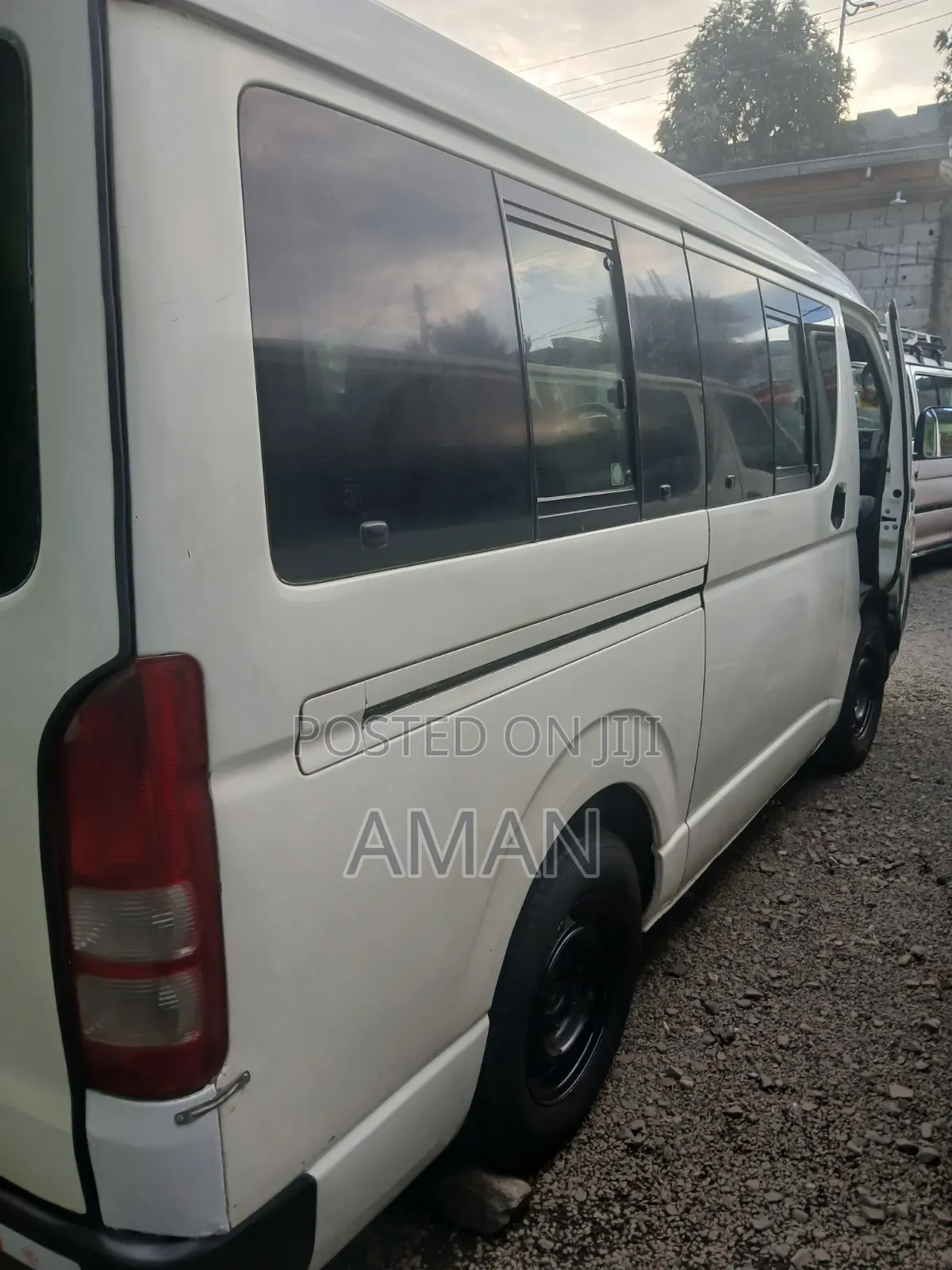 Toyota HiAce 2013 White