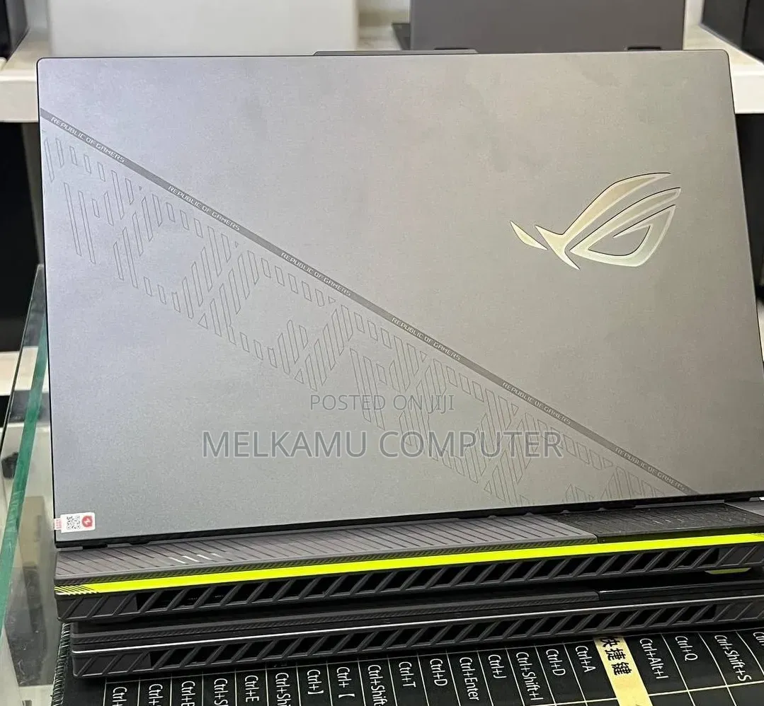 New Laptop Asus ROG Strix G15 16GB Intel Core i9 SSD 1T