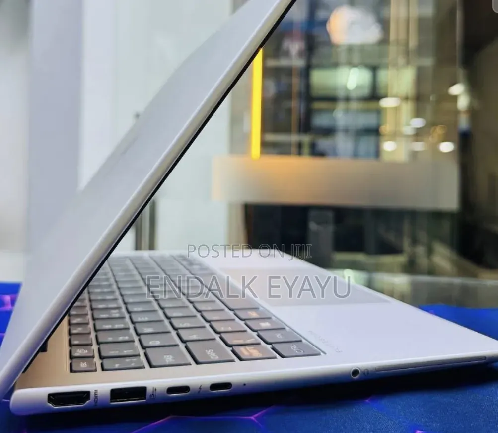 New Laptop HP EliteBook 640 G11 16GB Intel Core Ultra 7 SSD 512GB