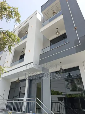 7bdrm House in Addis Ababa, Bole for sale