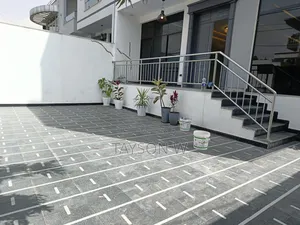 7bdrm House in Addis Ababa, Bole for sale