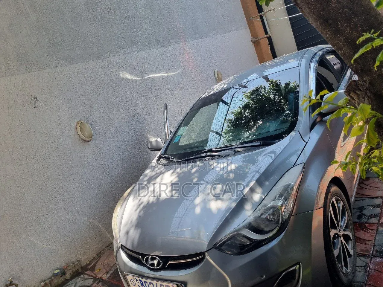Hyundai Avante 2013 Silver