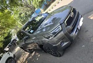 Toyota Hilux 2021 Gray