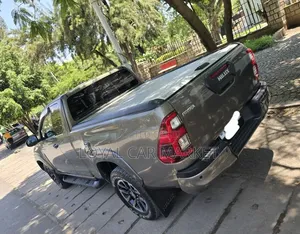 Toyota Hilux 2021 Gray