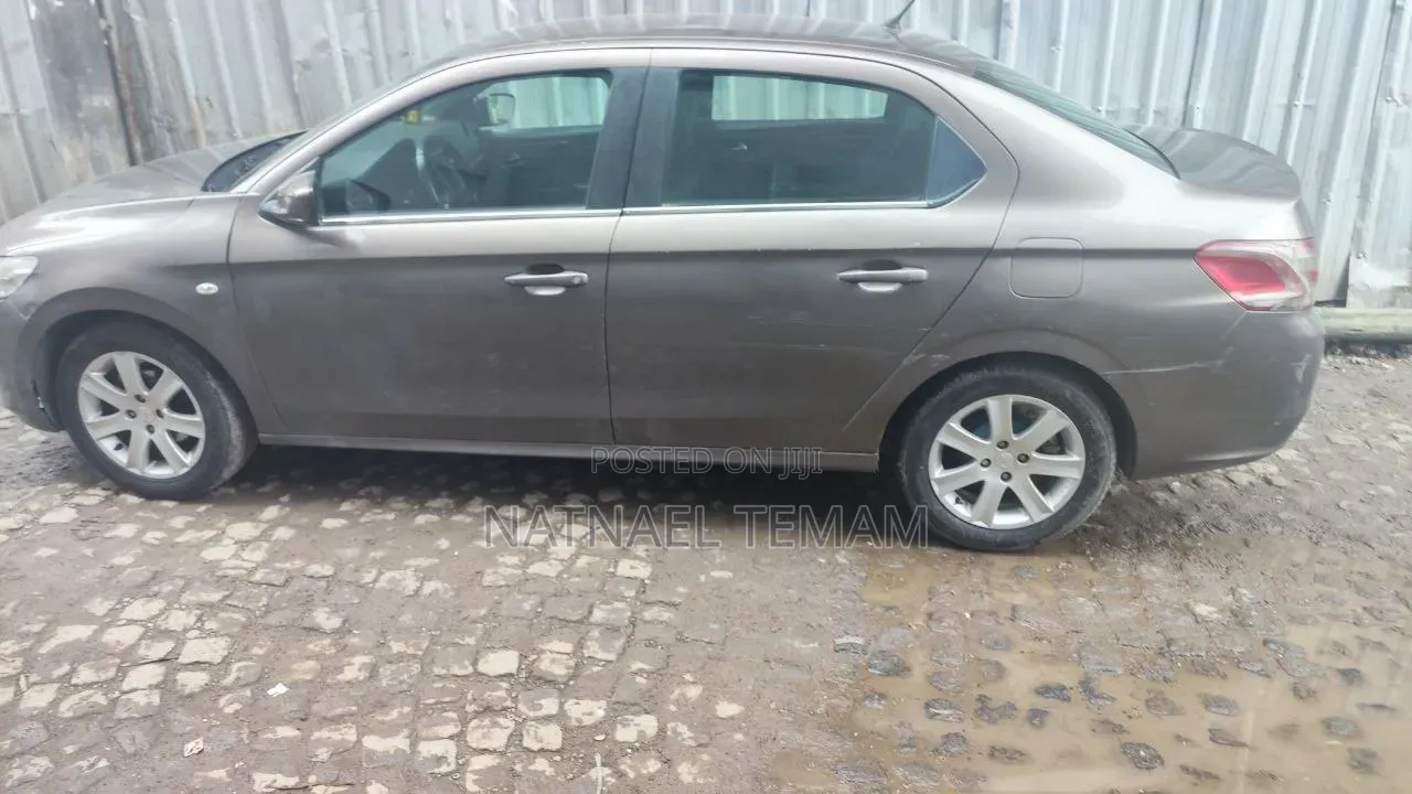 Peugeot 301 2016 Brown