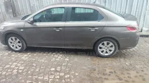 Peugeot 301 2016 Brown