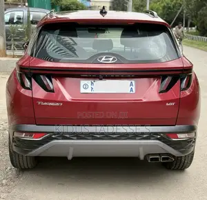 Hyundai Tucson 2022 Red