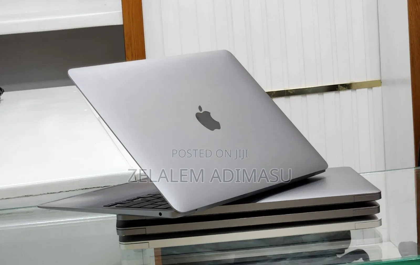 New Laptop Apple MacBook Air 2020 M1 8GB Apple M1 SSD 256GB