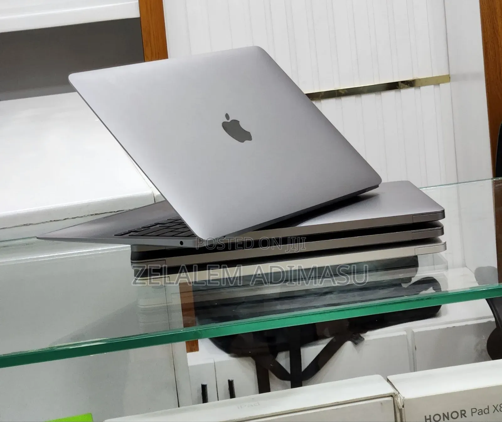 New Laptop Apple MacBook Air 2020 M1 8GB Apple M1 SSD 256GB