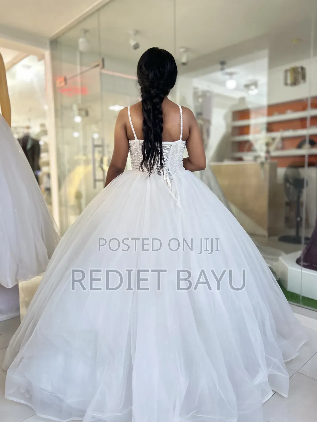የሚሸጥ የሙሽራ ቀሚስ Used ቬሎ