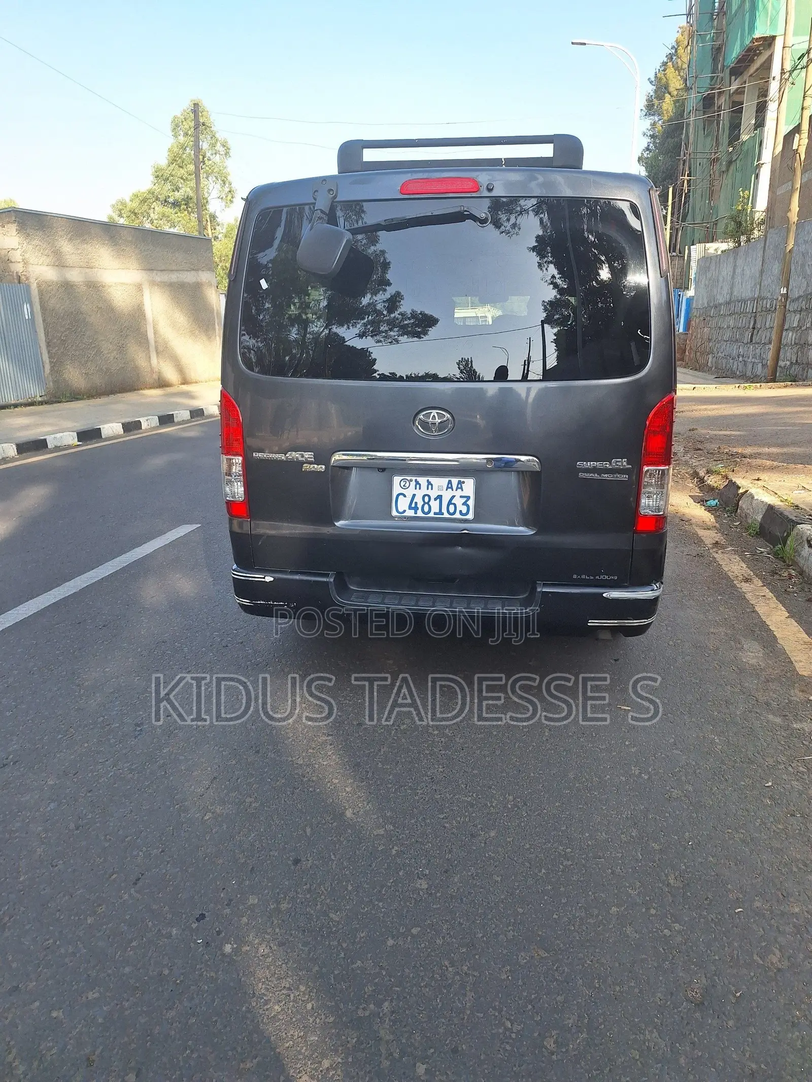 Toyota HiAce 220 2007 Black