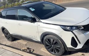 Peugeot 5008 2022 White