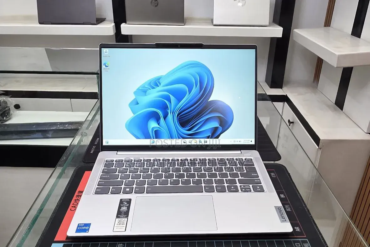 New Laptop Lenovo Legion Slim 5 16GB Intel Core i5 SSD 512GB