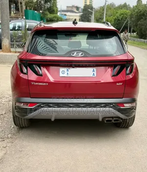 Hyundai Tucson 2022 Red