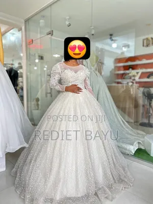 የሚሸጥ በመጠኑ ያገለገለ የሙሽራ ቀሚስ Used በጥሩ ሁኔታ ላይ ያለ