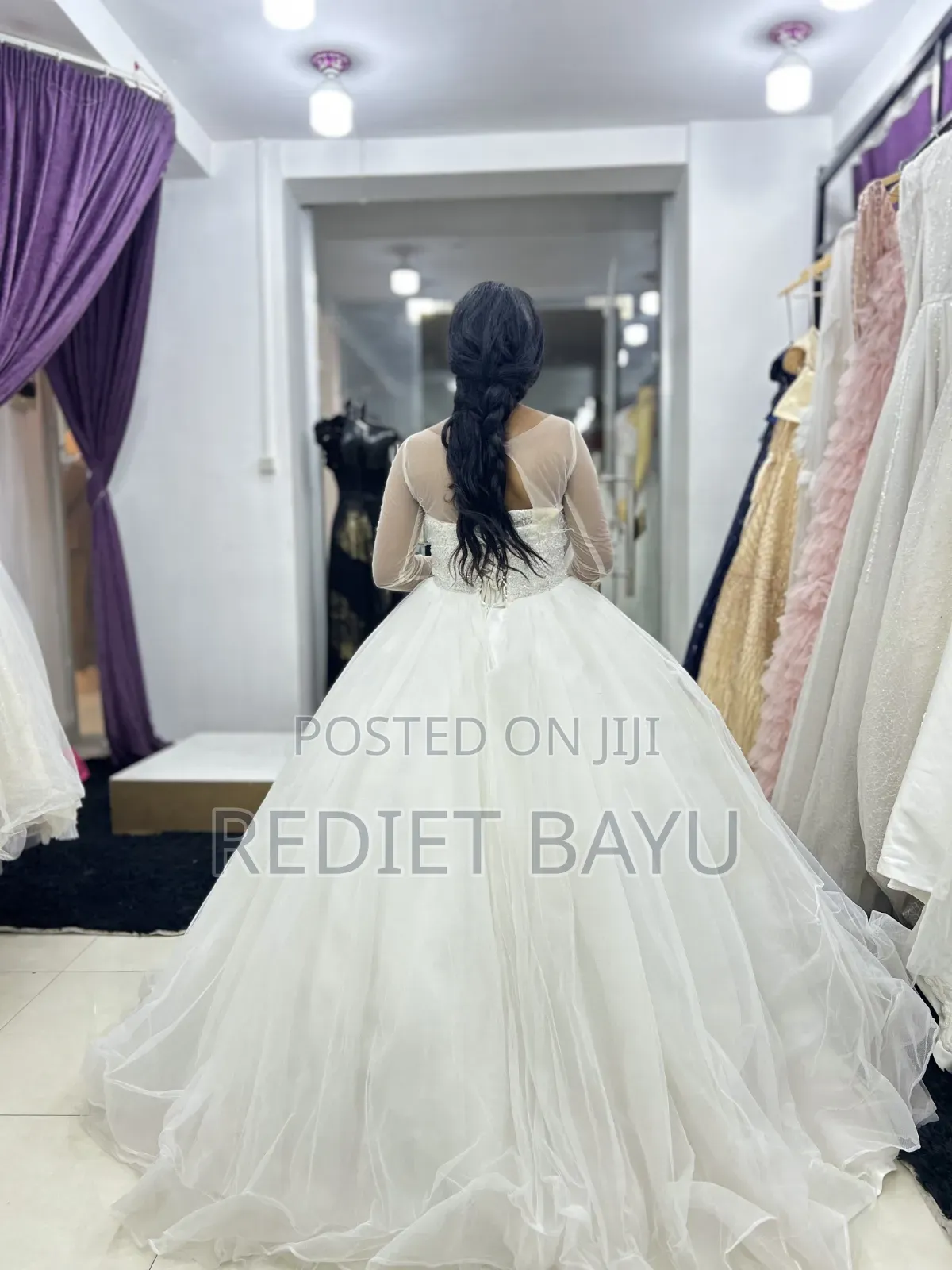 የሚሸጥ በመጠኑ ያገለገለ የሙሽራ ቀሚስ Used በጥሩ ሁኔታ ላይ ያለ