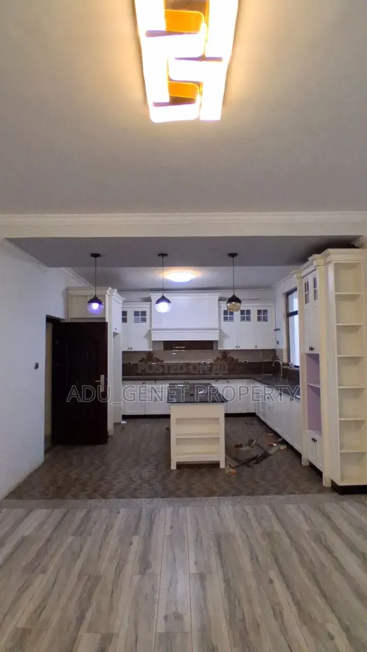 Furnished 6bdrm House in Bole for sale