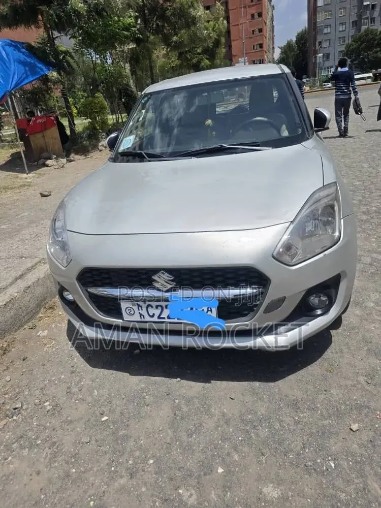 Suzuki Swift 2022 Silver