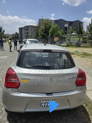 Suzuki Swift 2022 Silver