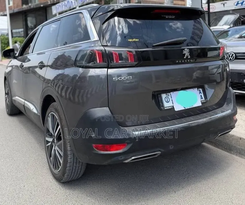 Peugeot 5008 2022 Gray