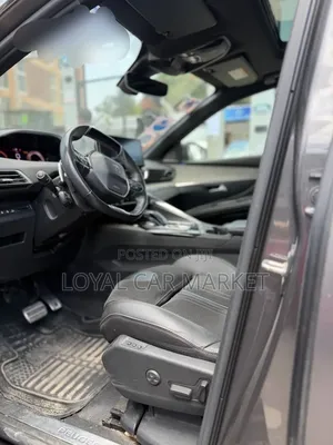 Peugeot 5008 2022 Gray