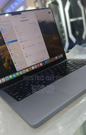 Laptop Apple MacBook Pro 2023 M3 8GB Apple M3 Pro SSD 512GB