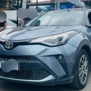 Toyota C-HR 2021 Blue