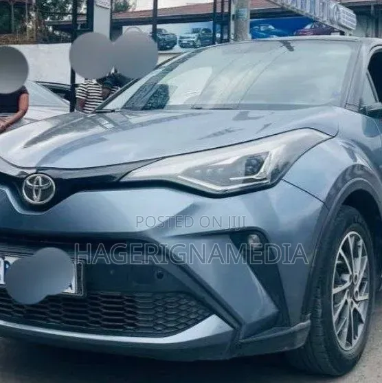 Toyota C-HR 2021 Blue