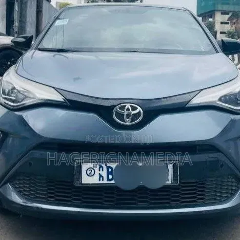 Toyota C-HR 2021 Blue