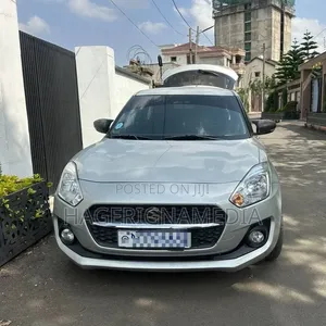 Suzuki Swift 2022 Silver