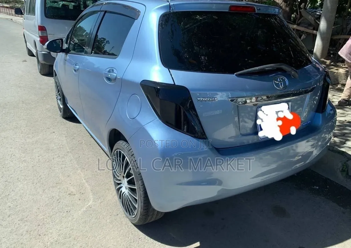 Toyota Yaris 2012 Blue