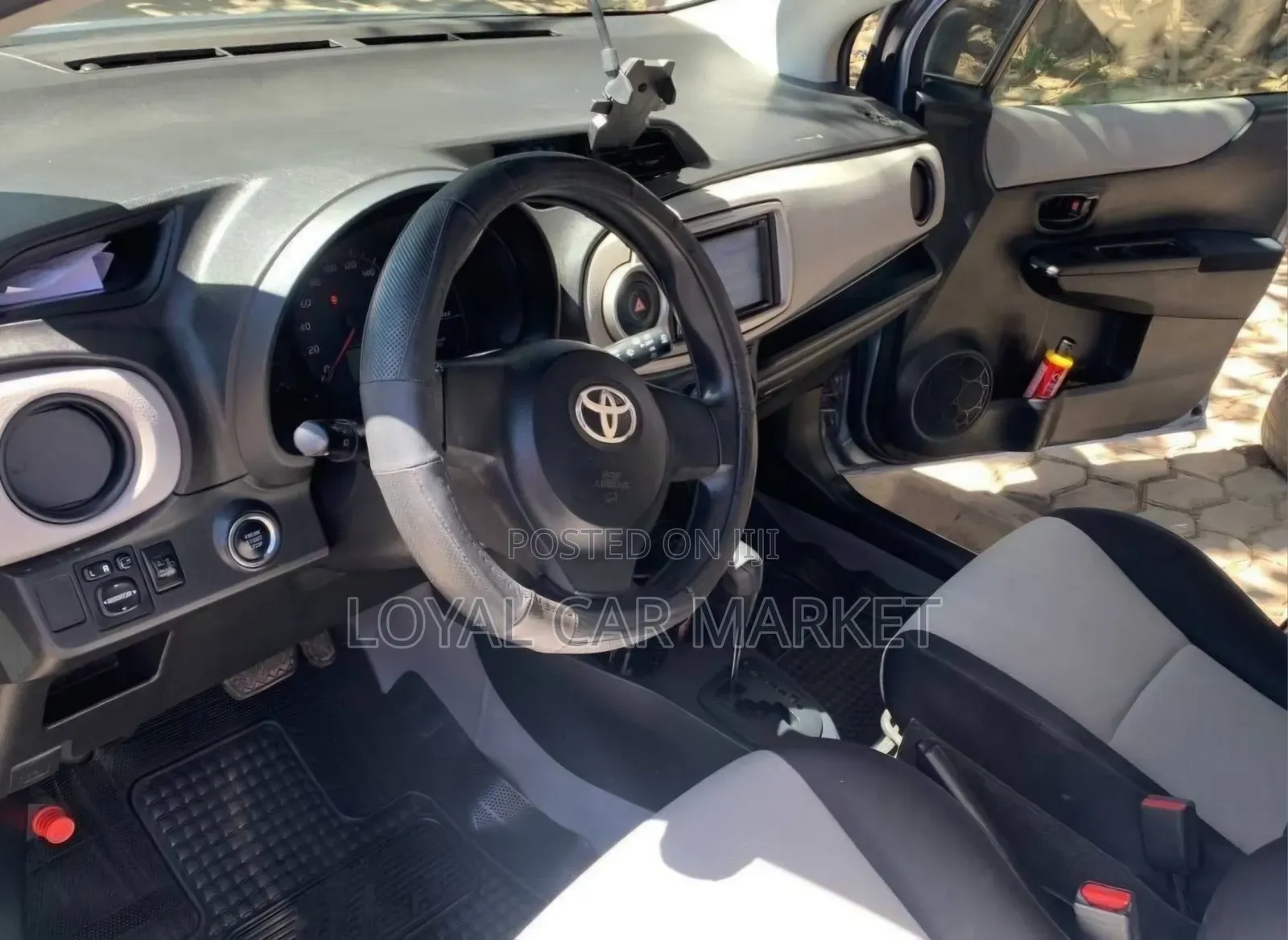 Toyota Yaris 2012 Blue