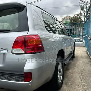 Toyota Land Cruiser 2014 Silver