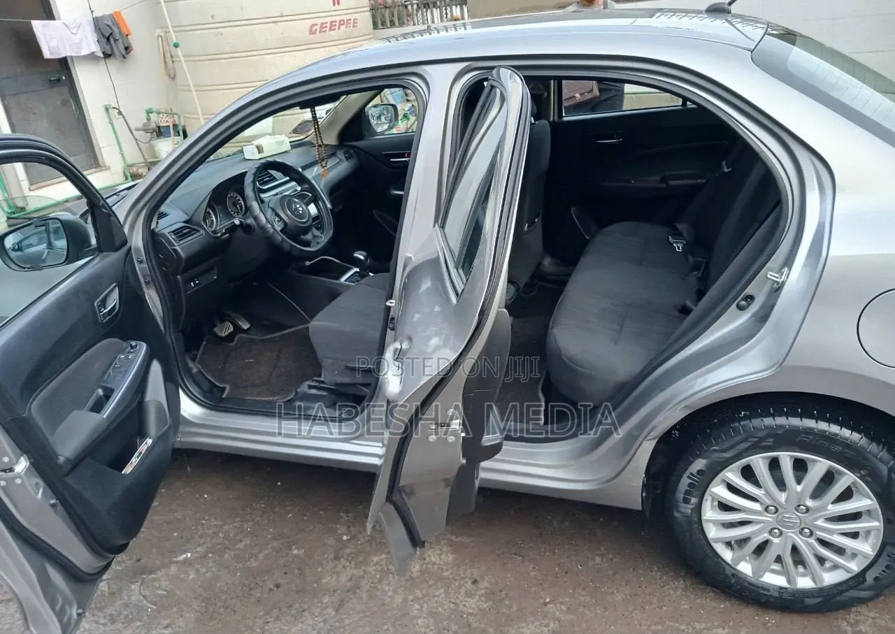 Suzuki Dzire 2022 Silver