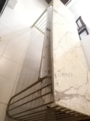 ጠረቤዛ ለጥፍር ለተለያዩ አገልግሎት
