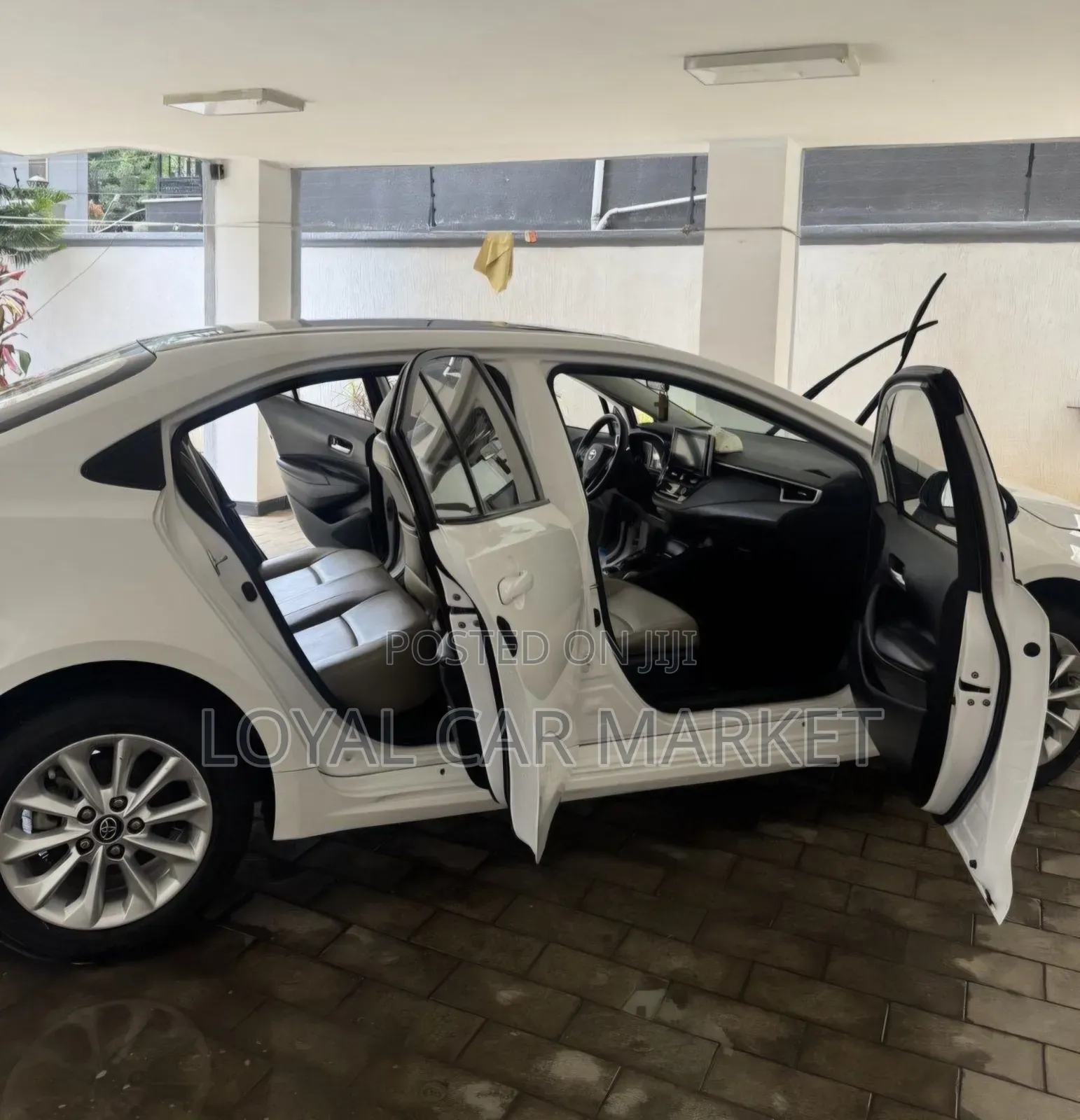 Toyota Corolla L 2022 White