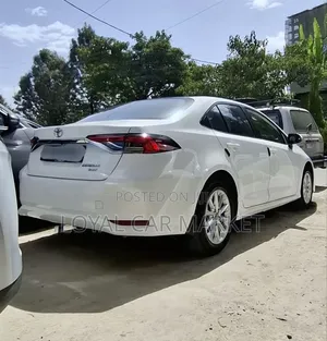 Toyota Corolla L 2022 White