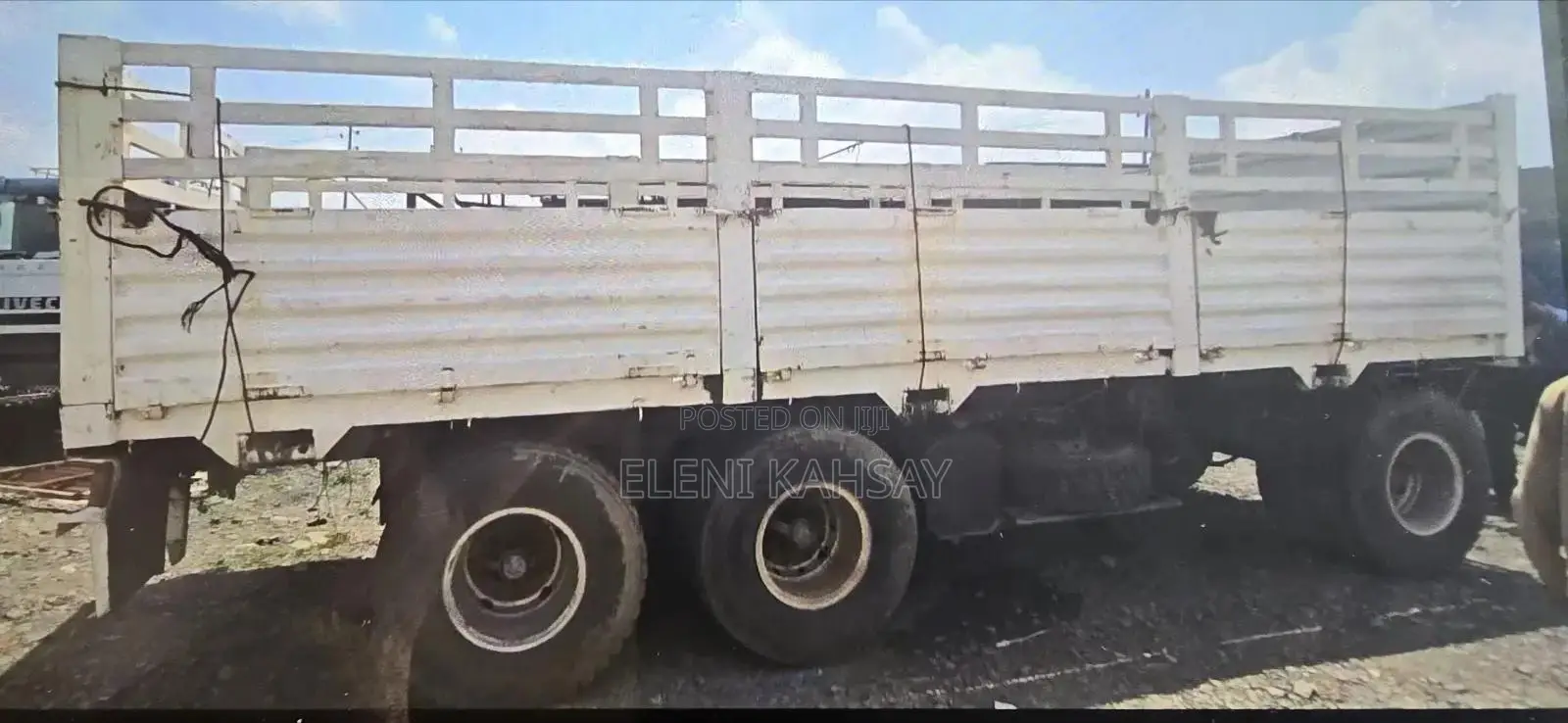 Tesabi/Trailer