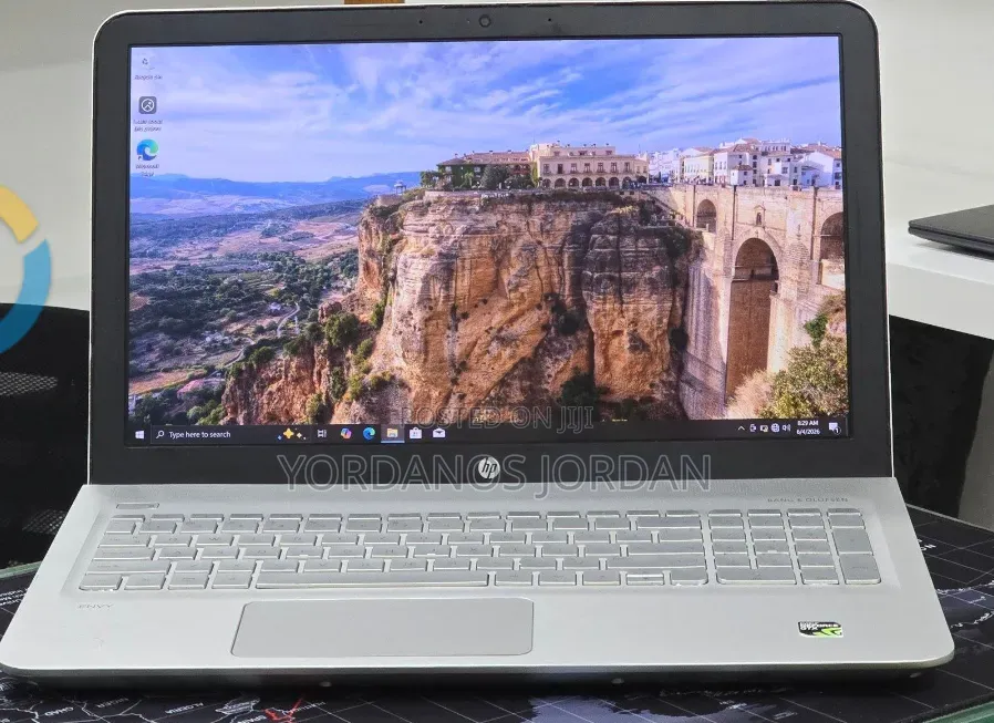 New Laptop HP Envy 15 12GB Intel Core i5 SSHD (Hybrid) 1.5T