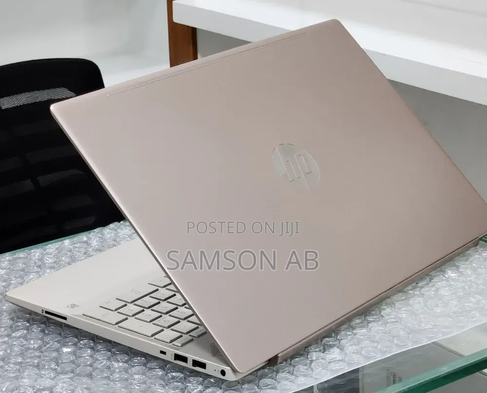 New Laptop HP Pavilion 15 8GB Intel Core i5 SSD 512GB